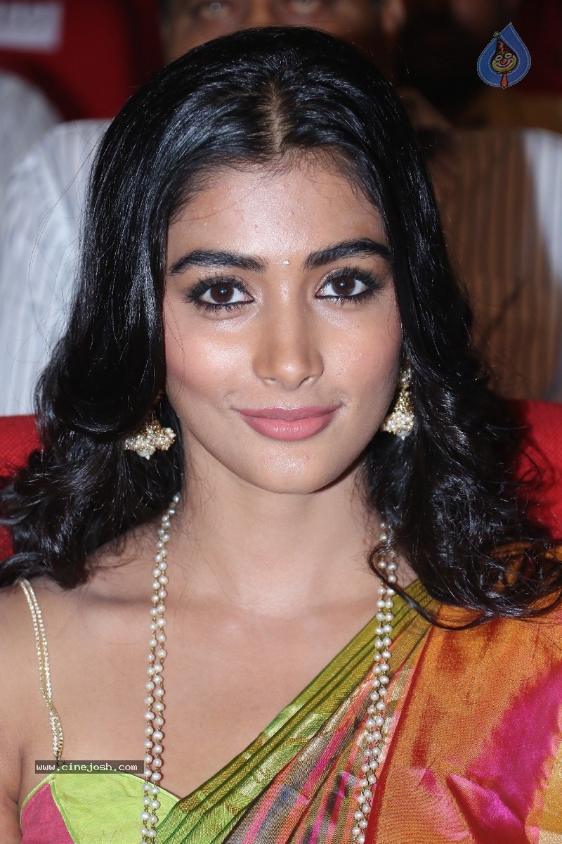 Pooja Hegde New Pics - 51 / 84 photos