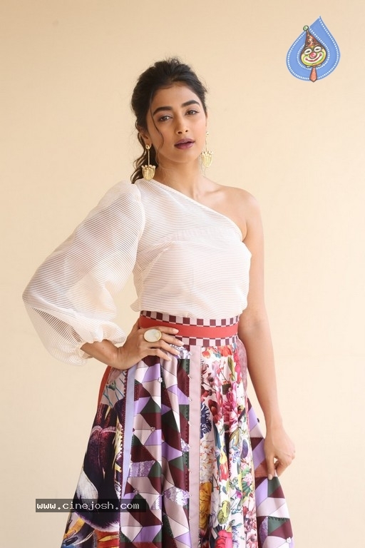 Pooja Hegde Photos - 1 / 32 photos