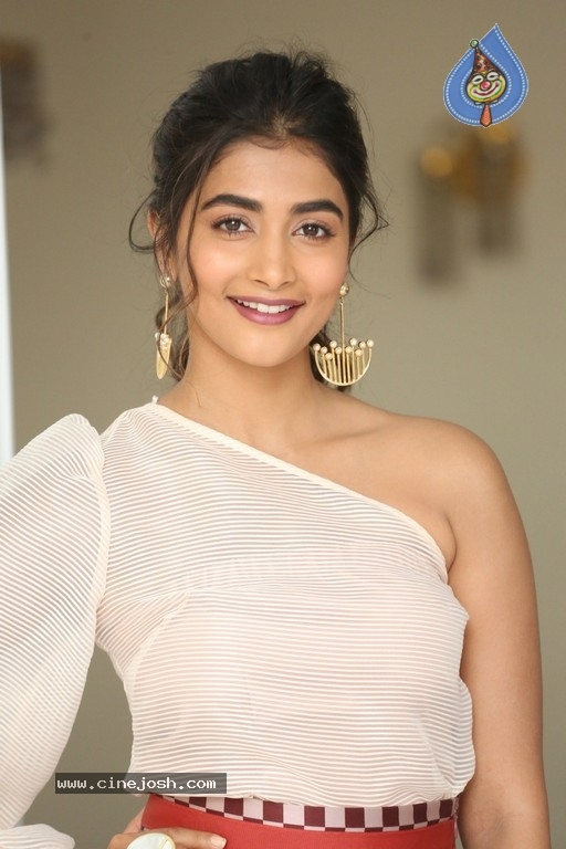 Pooja Hegde Photos - 5 / 32 photos