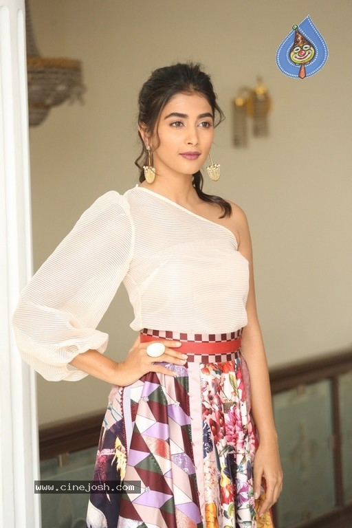 Pooja Hegde Photos - 14 / 32 photos