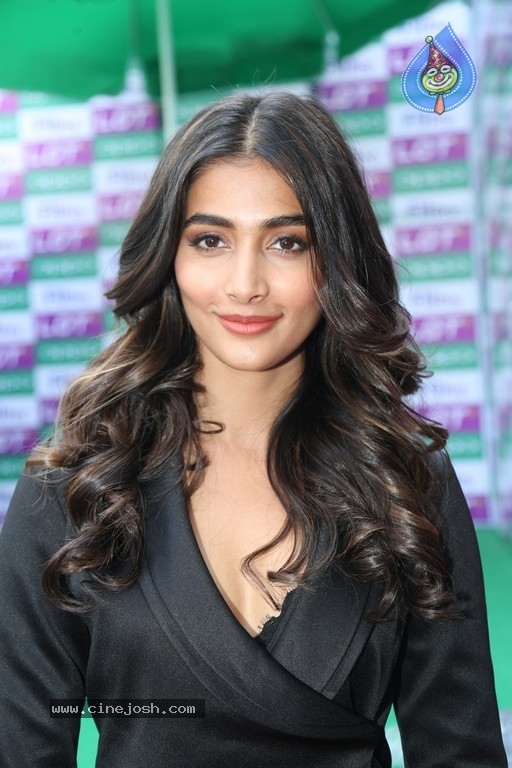 Pooja Hegde Photos - 1 / 21 photos