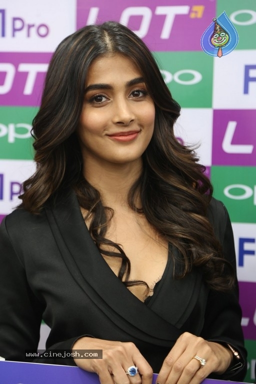 Pooja Hegde Photos - 7 / 21 photos