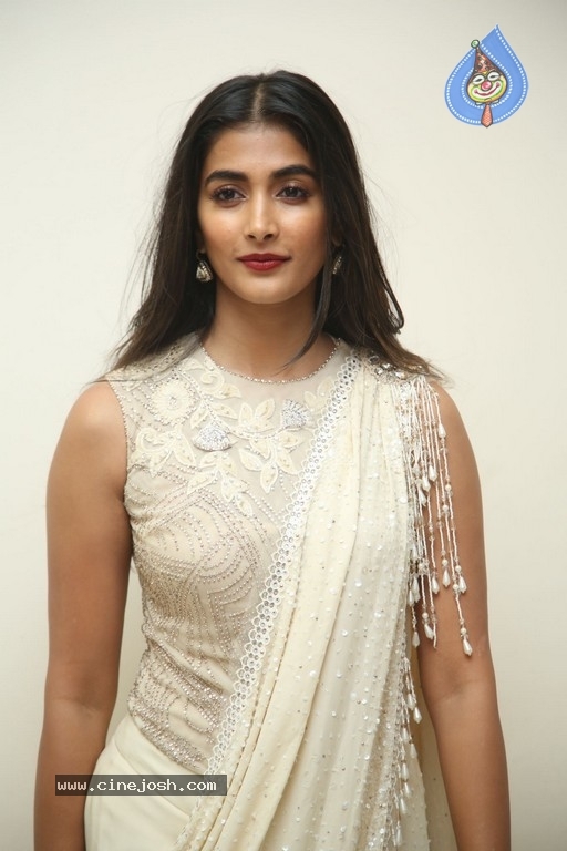 Pooja Hegde Photos - 1 / 21 photos