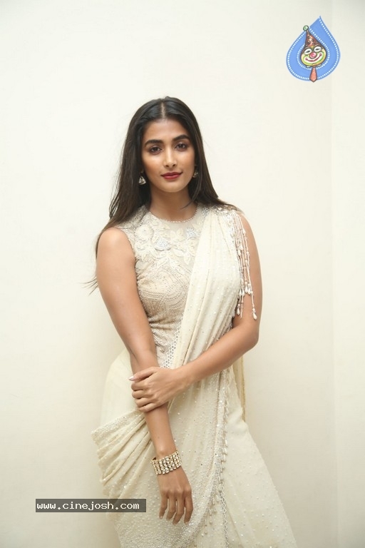 Pooja Hegde Photos - 5 / 21 photos