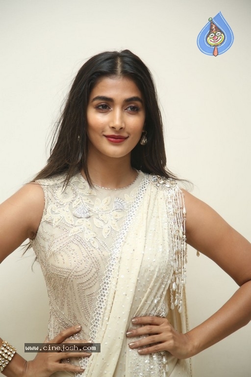 Pooja Hegde Photos - 6 / 21 photos