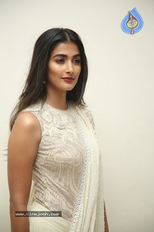 Pooja Hegde Photos - 13 / 21 photos