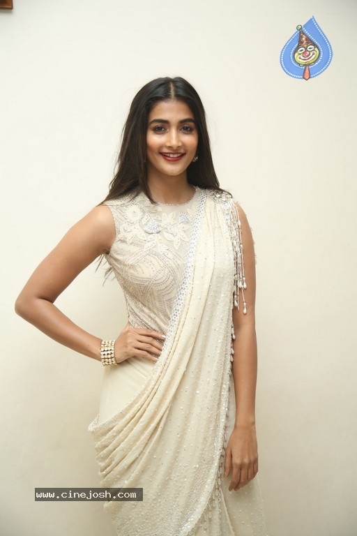 Pooja Hegde Photos - 16 / 21 photos