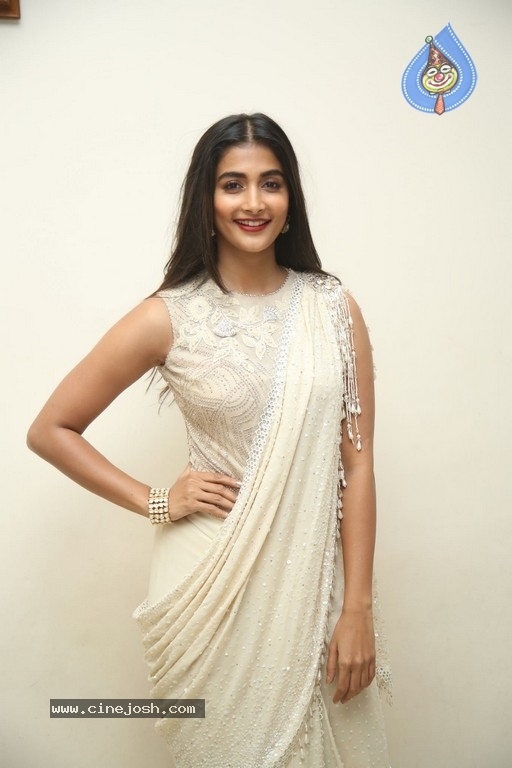 Pooja Hegde Photos - 19 / 21 photos