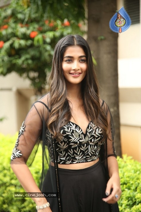 Pooja Hegde Photos - 11 / 21 photos