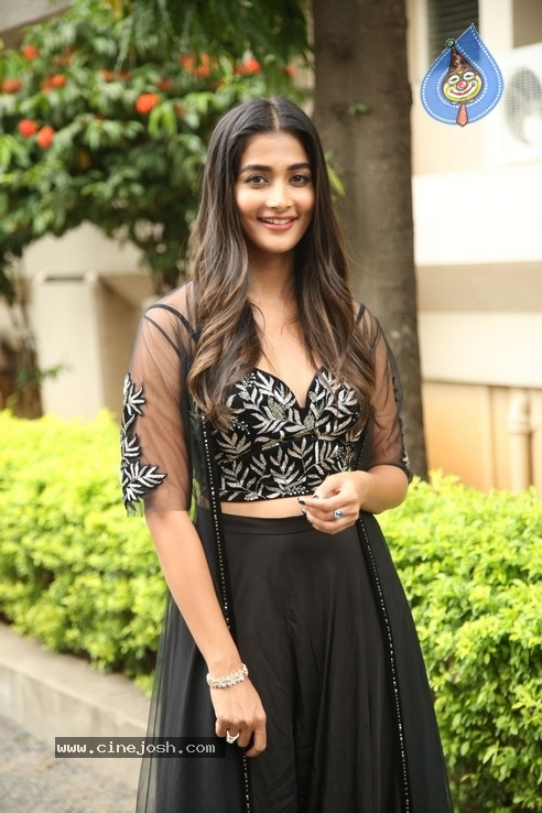 Pooja Hegde Photos - 15 / 21 photos