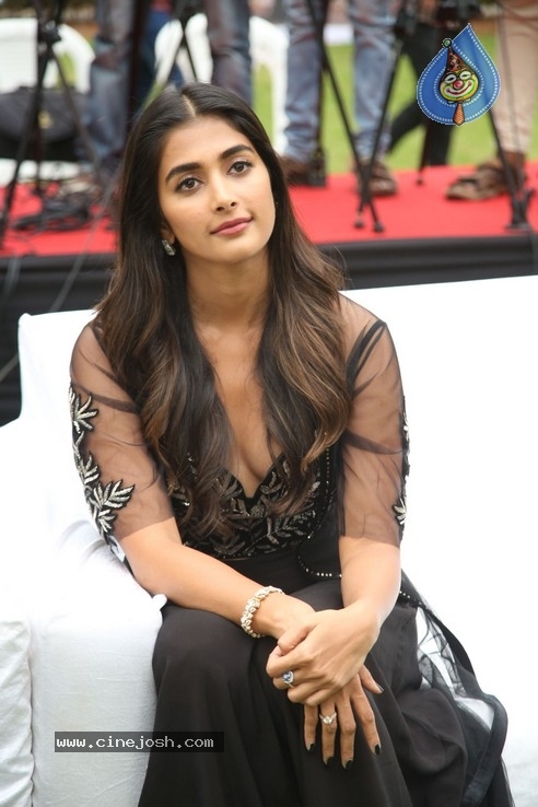 Pooja Hegde Photos - 20 / 21 photos