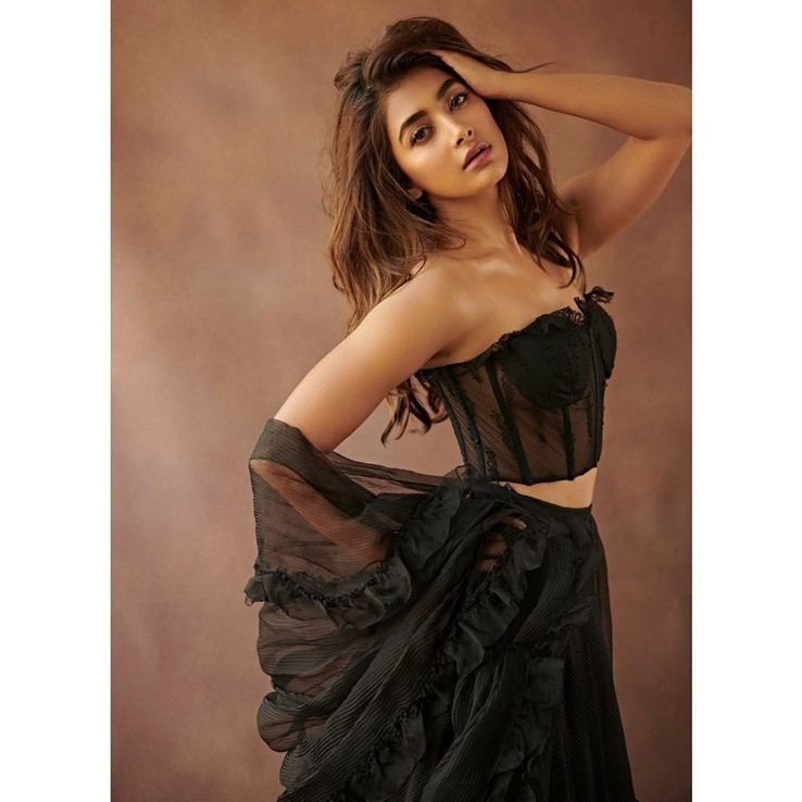 Pooja Hegde Stills - 4 / 14 photos