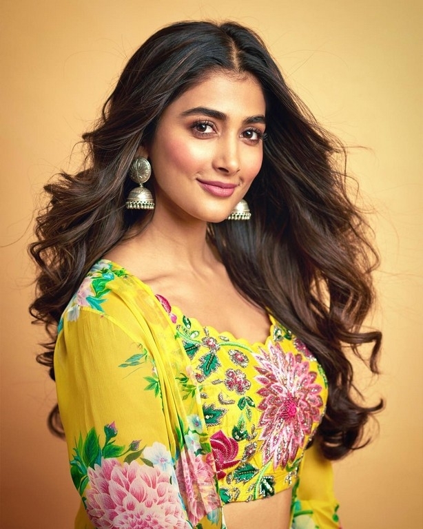 Pooja Hegde Stills - 1 / 13 photos