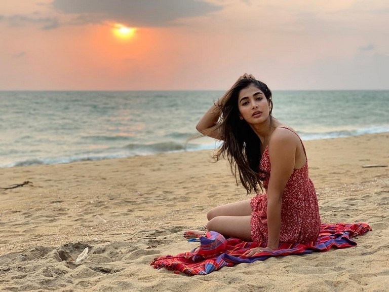 Pooja Hegde Stills - 6 / 13 photos