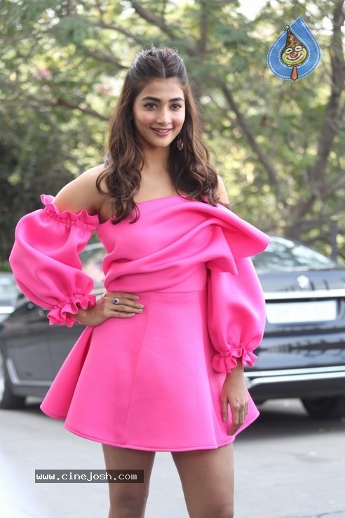 Pooja Hegde Stills - 14 / 21 photos