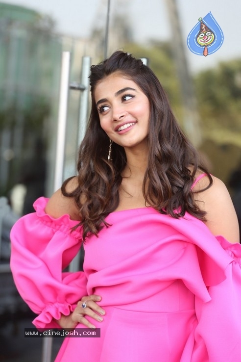 Pooja Hegde Stills - 20 / 21 photos