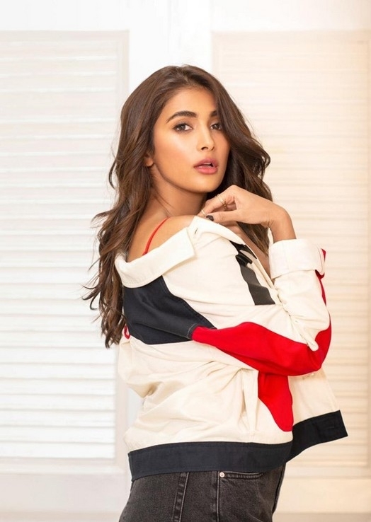 Pooja Hegde Stills - 10 / 12 photos