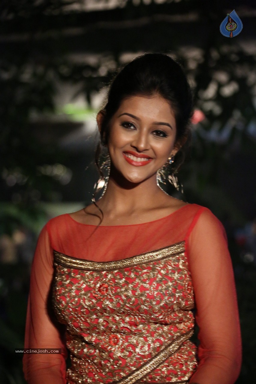 Pooja Jhaveri New Photos - 31 / 67 photos