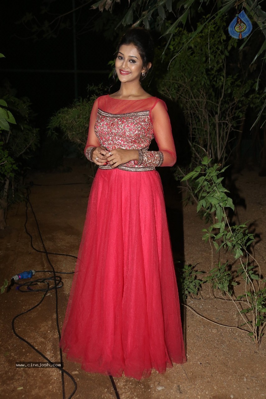 Pooja Jhaveri New Photos - 45 / 67 photos