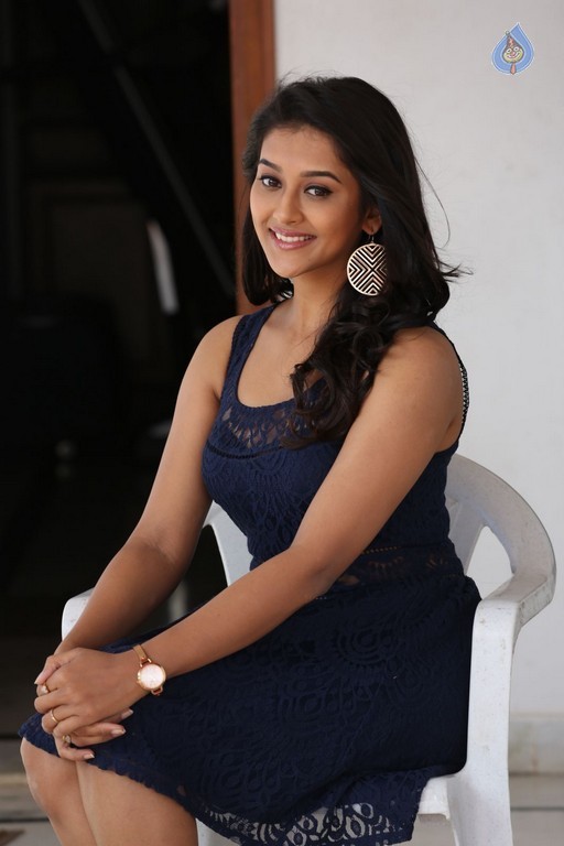 Pooja Jhaveri Photos - 28 / 61 photos