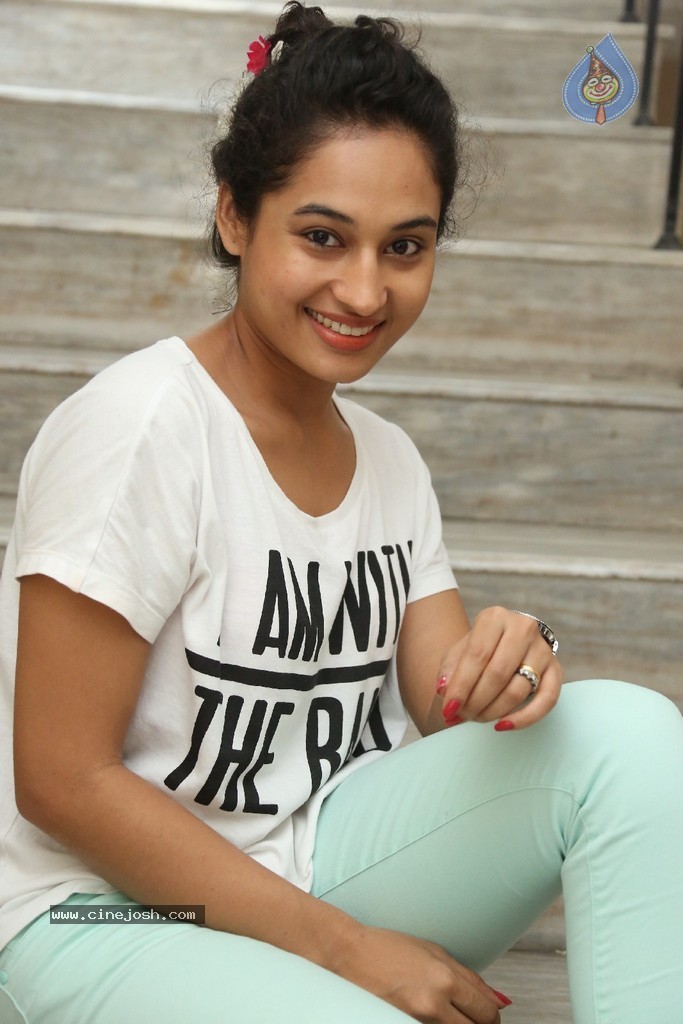 Pooja Ramachandran New Stills - 29 / 83 photos