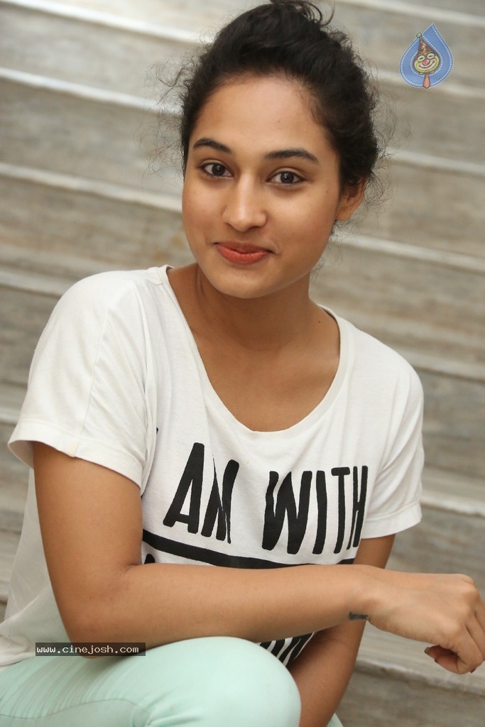 Pooja Ramachandran New Stills - 31 / 83 photos