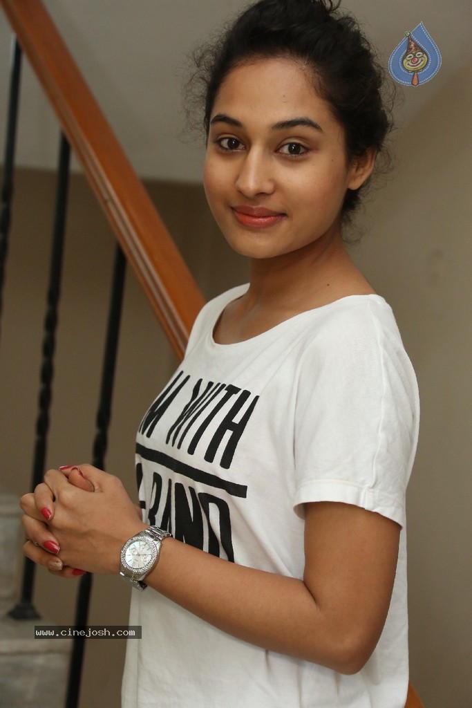 Pooja Ramachandran New Stills - 32 / 83 photos