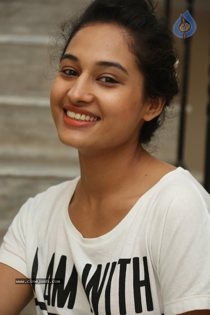 Pooja Ramachandran New Stills - 34 / 83 photos