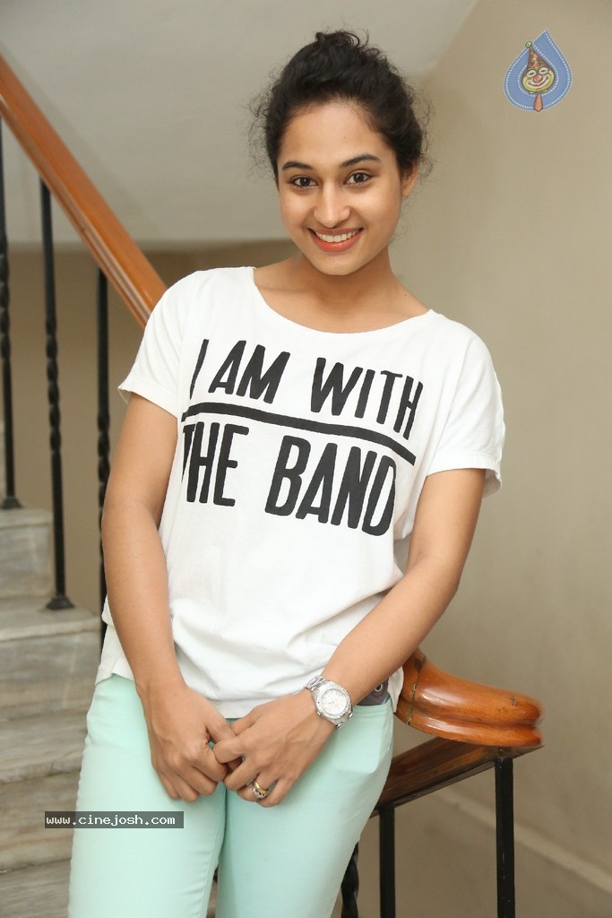 Pooja Ramachandran New Stills - 37 / 83 photos