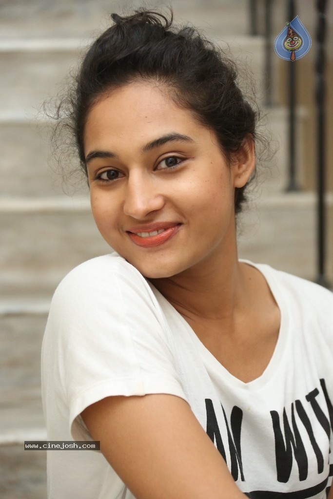Pooja Ramachandran New Stills - 39 / 83 photos