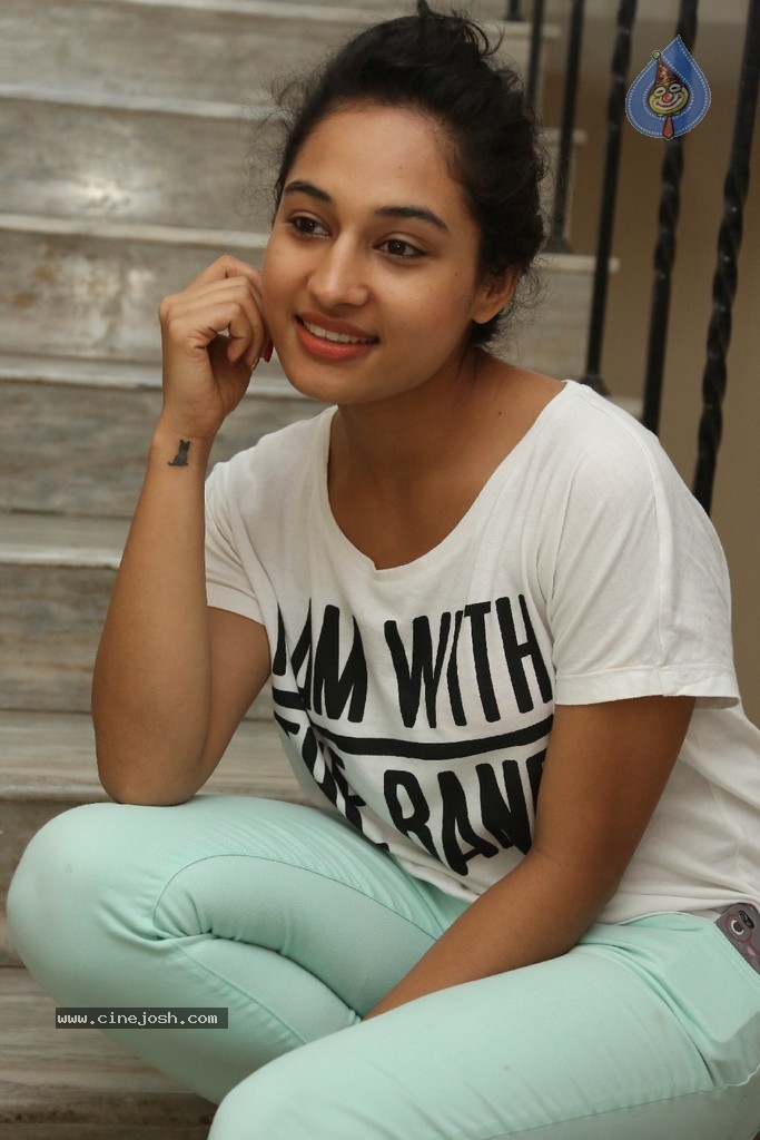 Pooja Ramachandran New Stills - 45 / 83 photos
