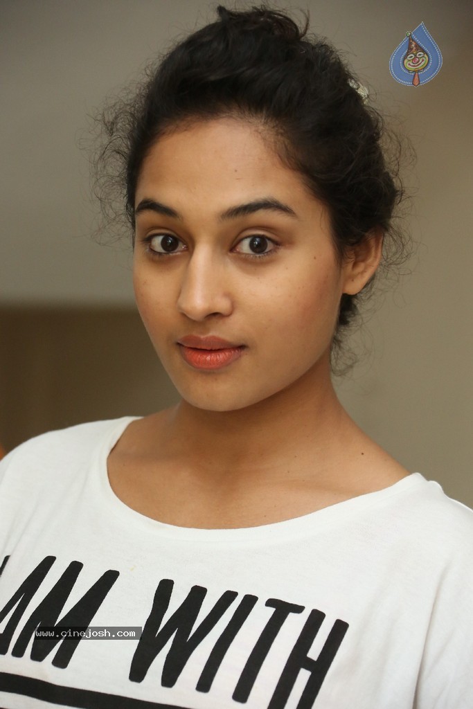 Pooja Ramachandran New Stills - 46 / 83 photos