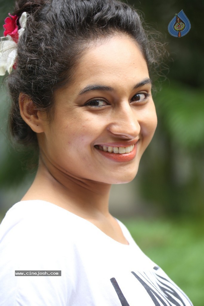 Pooja Ramachandran New Stills - 56 / 83 photos