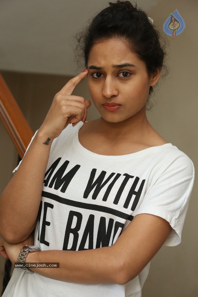 Pooja Ramachandran New Stills - 59 / 83 photos