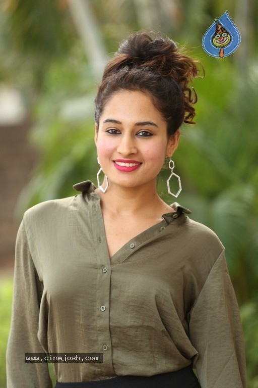 Pooja Ramachandran Photos - 4 / 21 photos