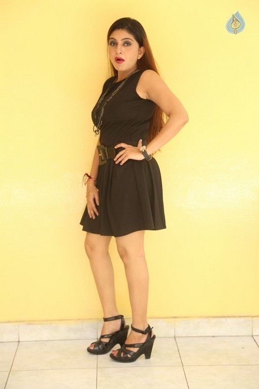 Pooja Roshan New Photos - 29 / 32 photos