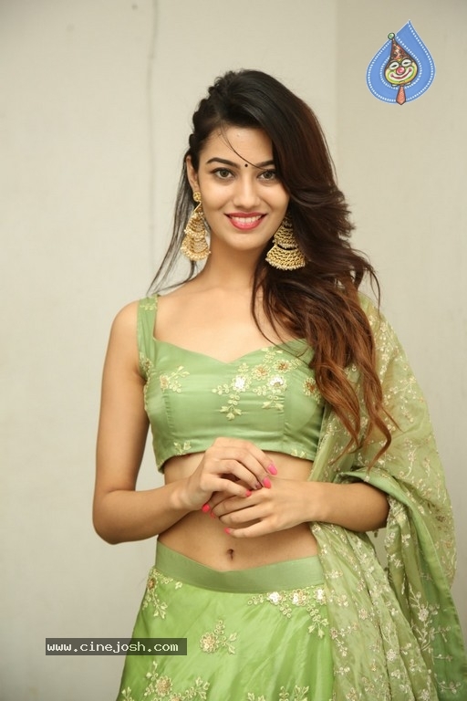 Pooja Solanki Photos - 17 / 21 photos