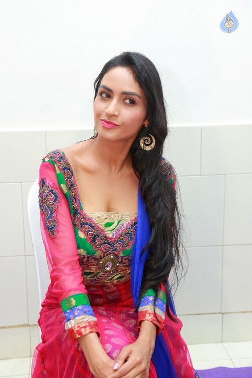 Pooja Sri Latest Gallery - 4 / 20 photos
