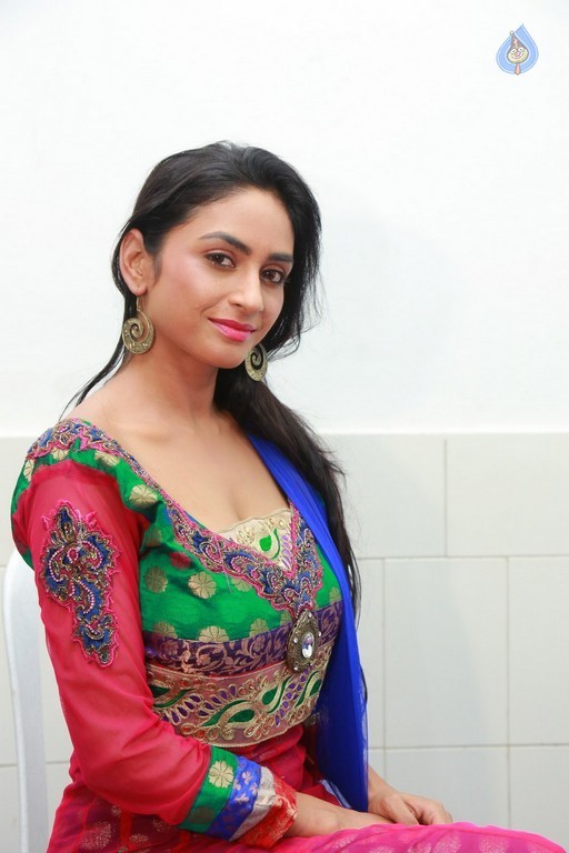 Pooja Sri Latest Gallery - 11 / 20 photos