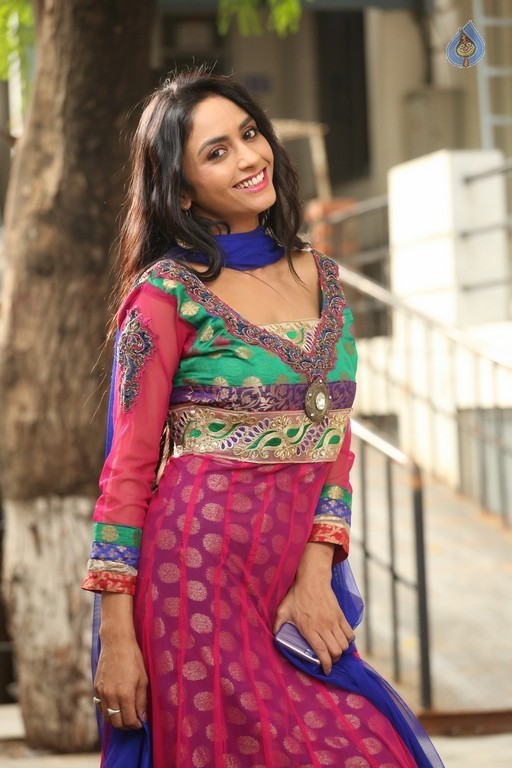Pooja Sri Latest Gallery - 13 / 20 photos