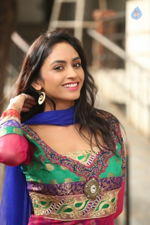 Pooja Sri Latest Gallery - 17 / 20 photos