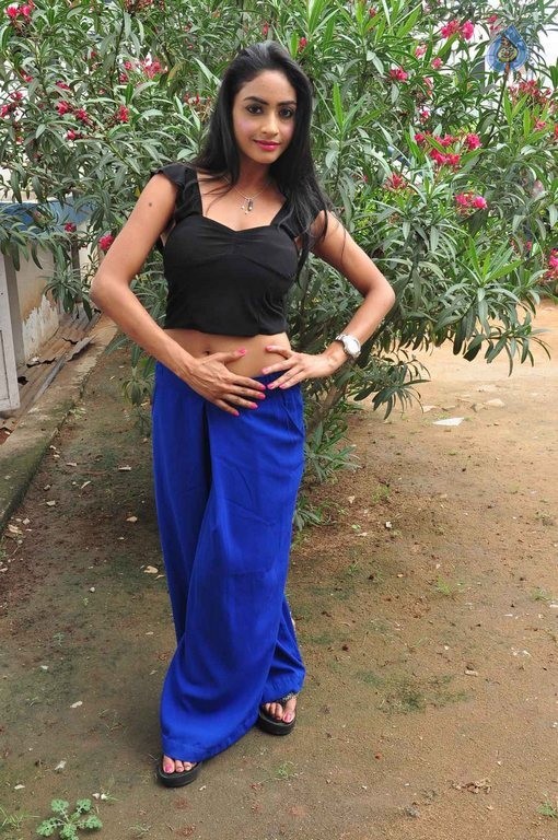 Pooja Sri Latest Photos - 25 / 42 photos