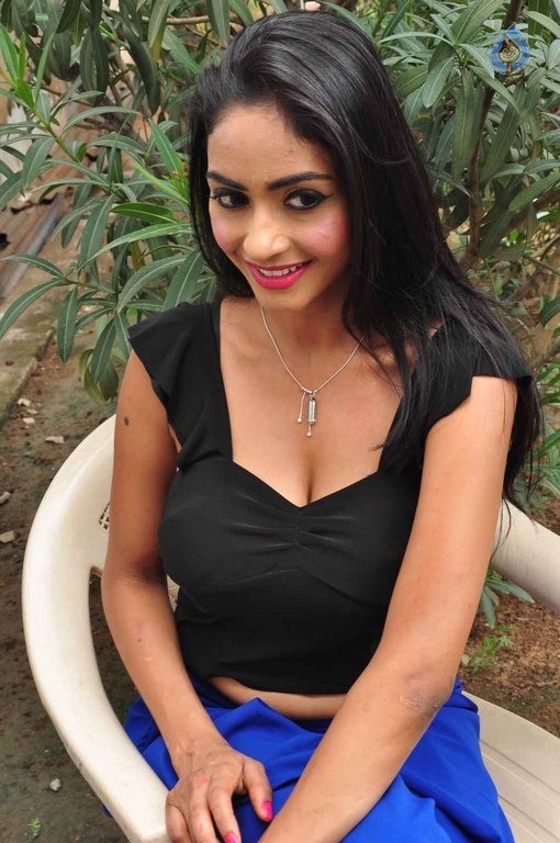 Pooja Sri Latest Photos - 26 / 42 photos