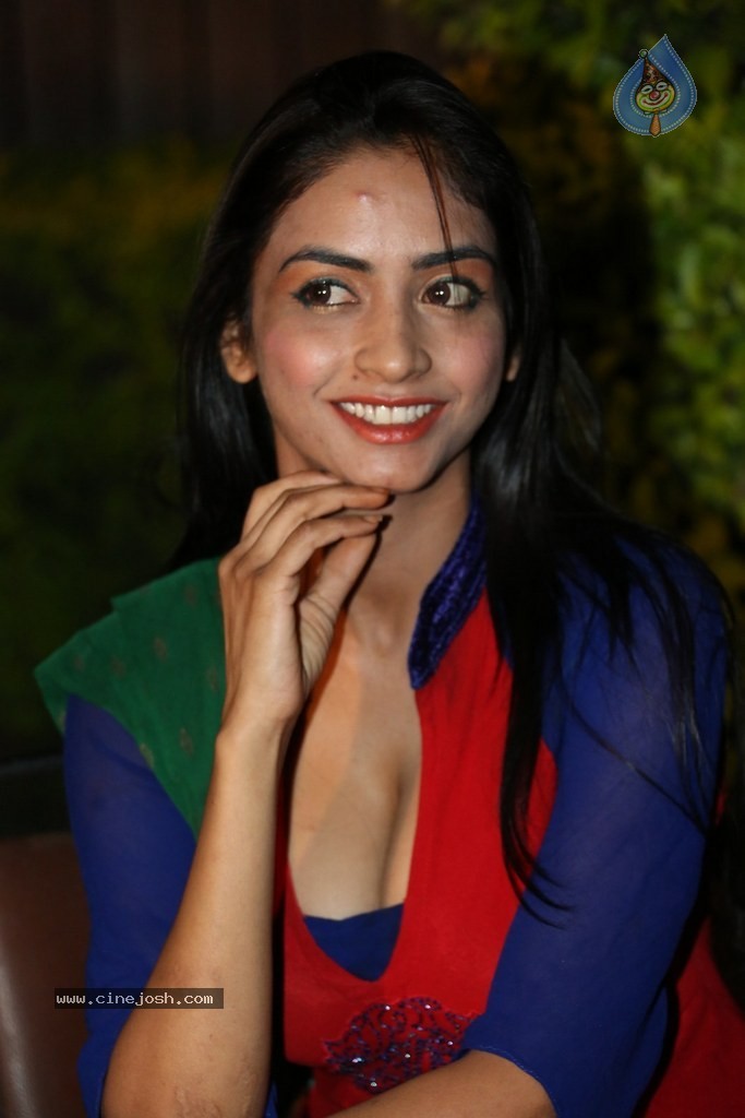 Pooja Sri New Gallery - 33 / 144 photos