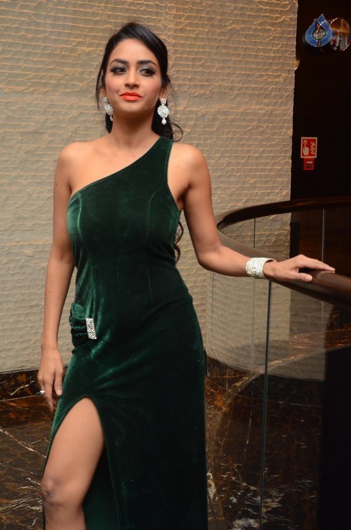 Pooja Sri New Pics - 2 / 32 photos