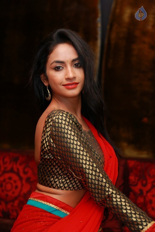 Pooja Sri New Pictures - 21 / 40 photos