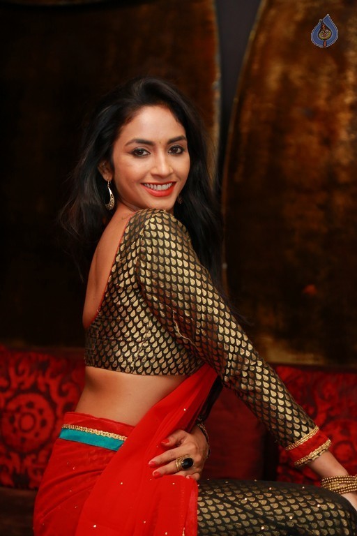 Pooja Sri New Pictures - 36 / 40 photos