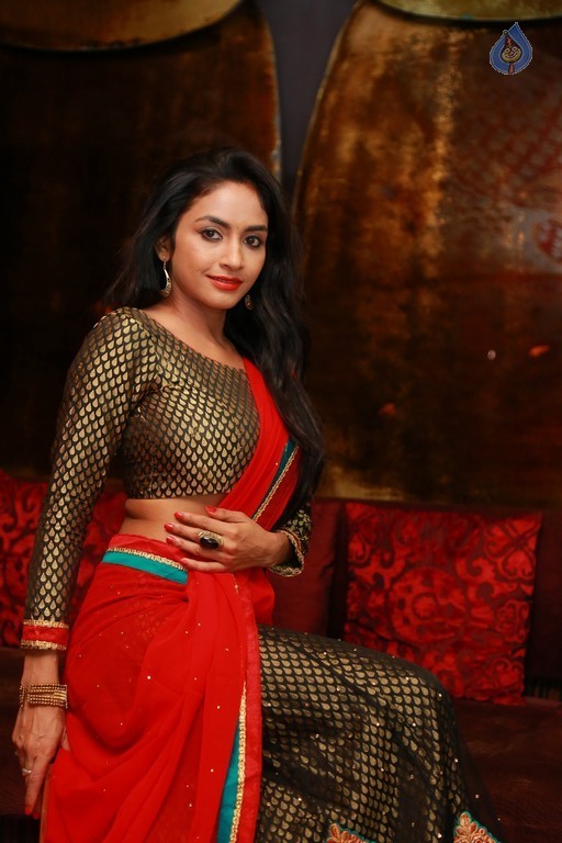 Pooja Sri New Pictures - 38 / 40 photos