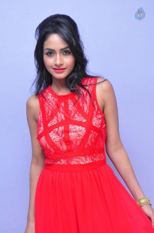 Poojasri New Pics - 14 / 31 photos