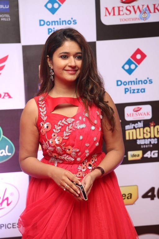 Poonam Bajwa New Images - 17 / 40 photos
